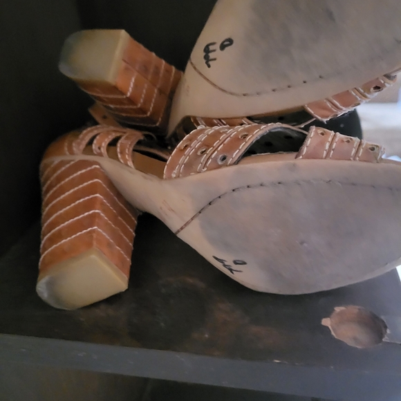 🥀🥀👋 Last call sale! Hinge Perri Sandle heel size 8 - Picture 2 of 3